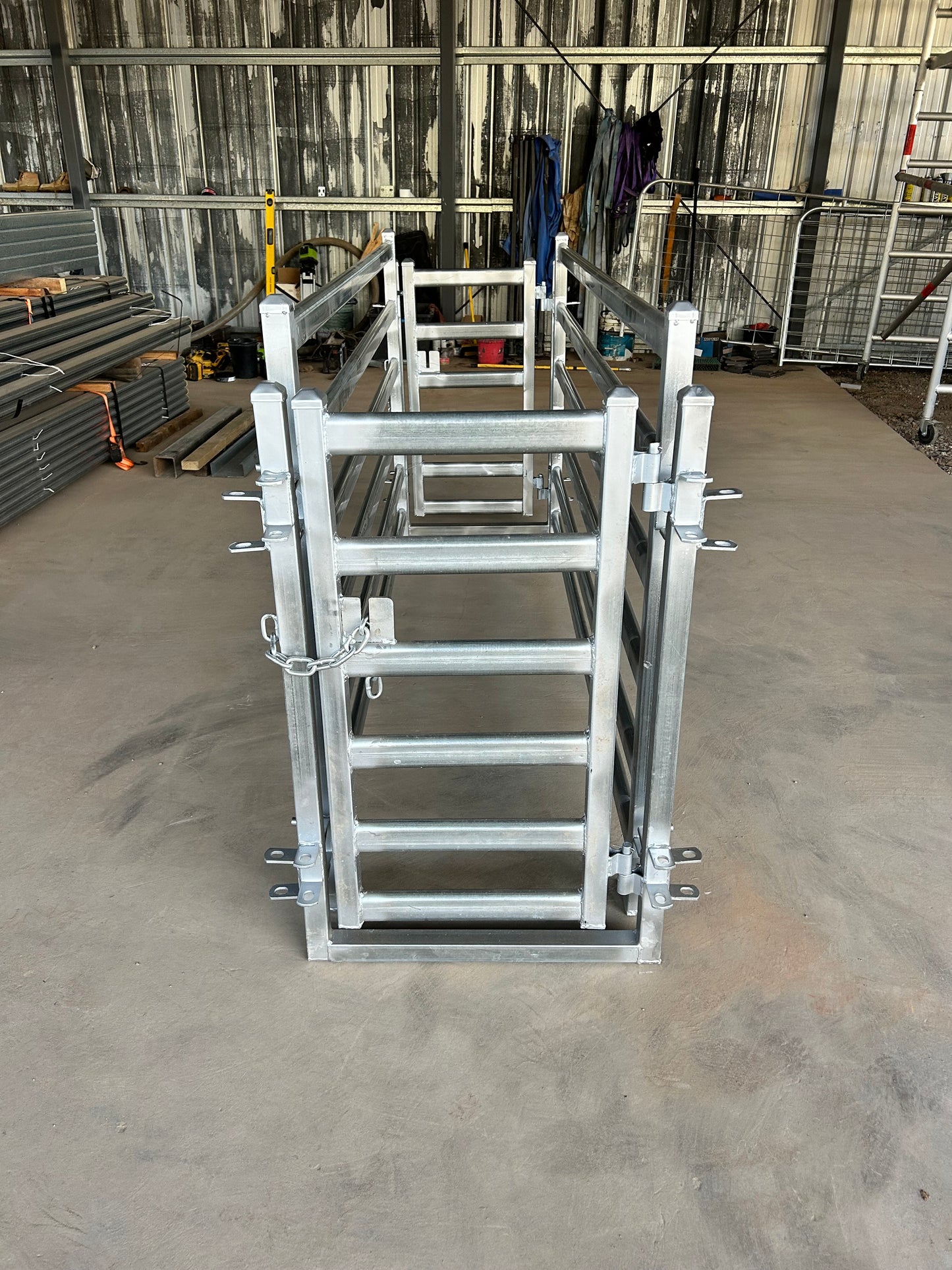 Small Sheep Race - 630mm L x 2310mm W x 1100mm H