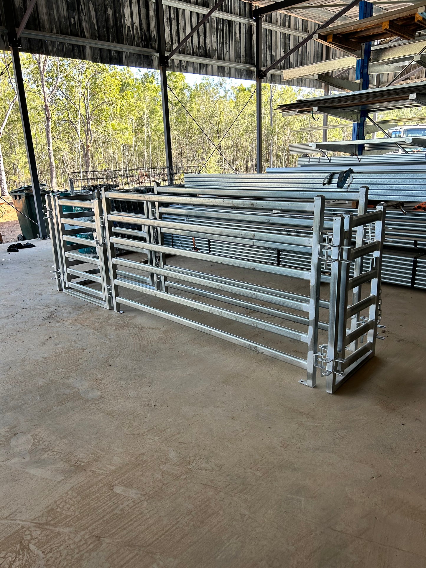 Sheep Race - 630mm L x 3270mm W x 1100mm H