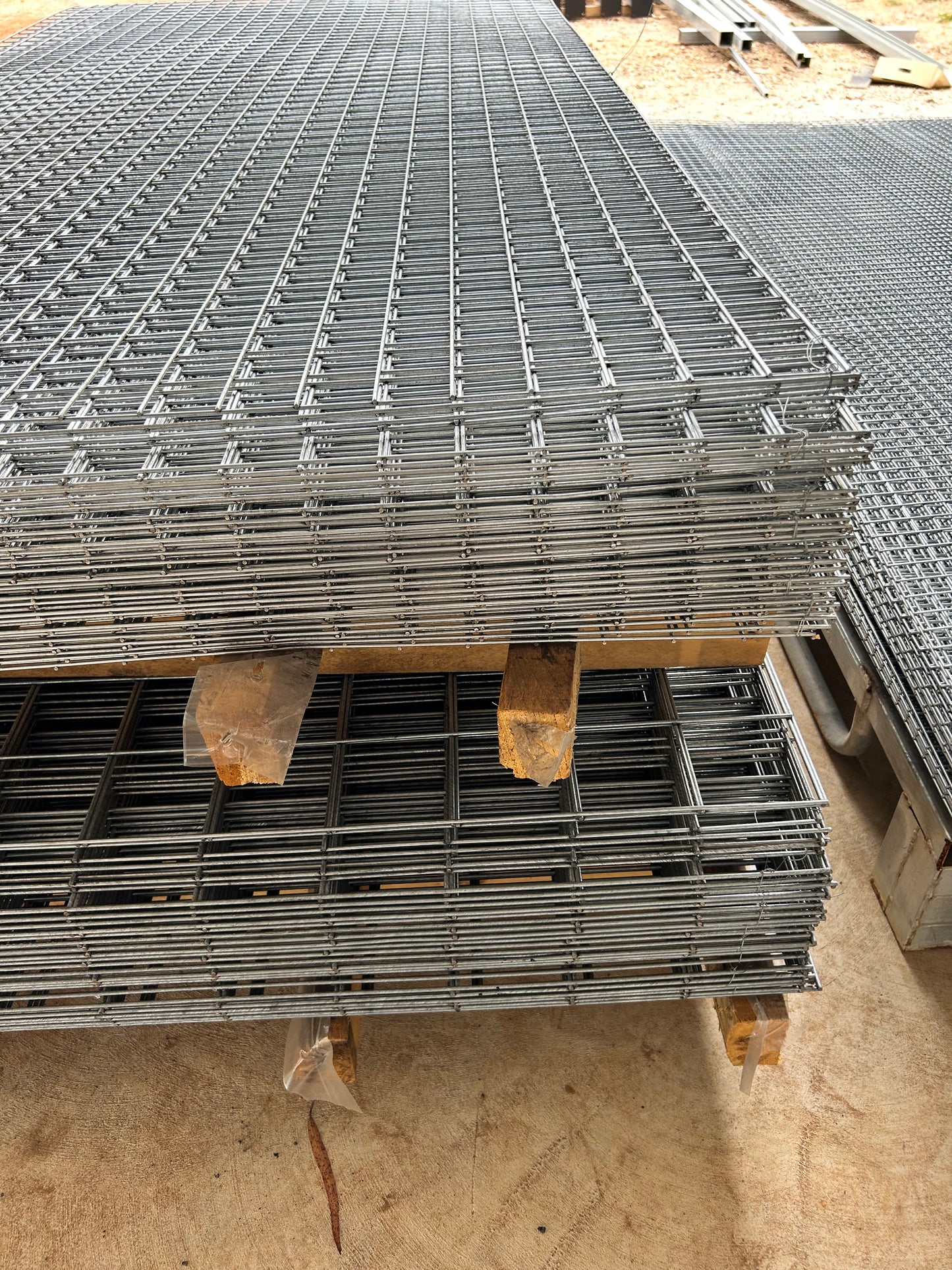 Galvanised Mesh 50x50 2400x1200 4mm thickness