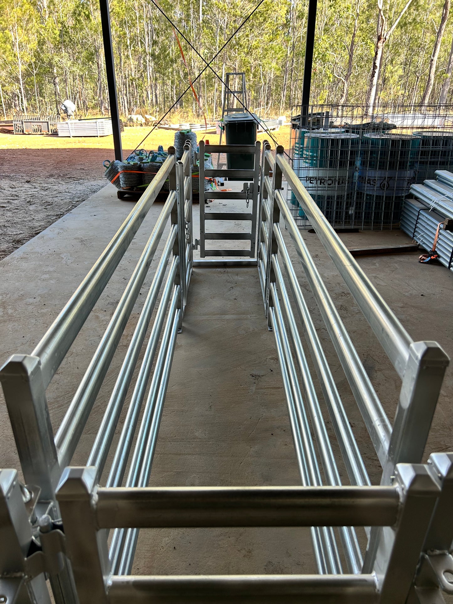 Sheep Race - 630mm L x 3270mm W x 1100mm H