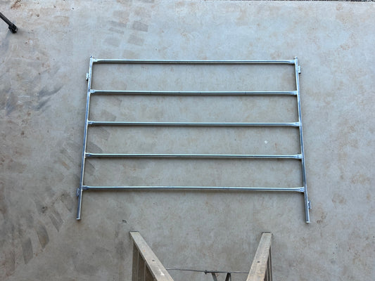 5 Rail Horse Panel 1610H x 2100W