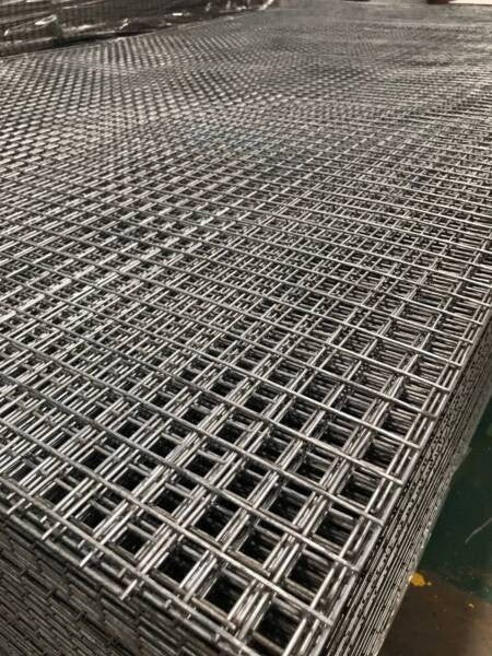 Galvanised Mesh 100x100 2400x1200 4mm thickness